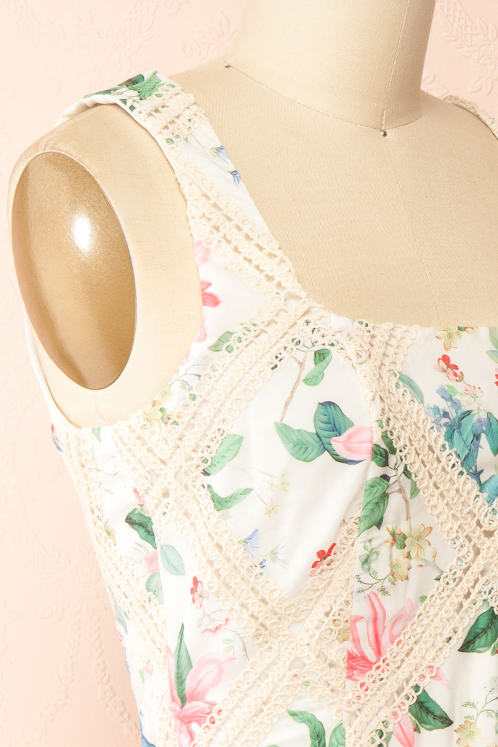 Veraya Short White Floral Dress w/ Lace Detailing | Boutique 1861 side