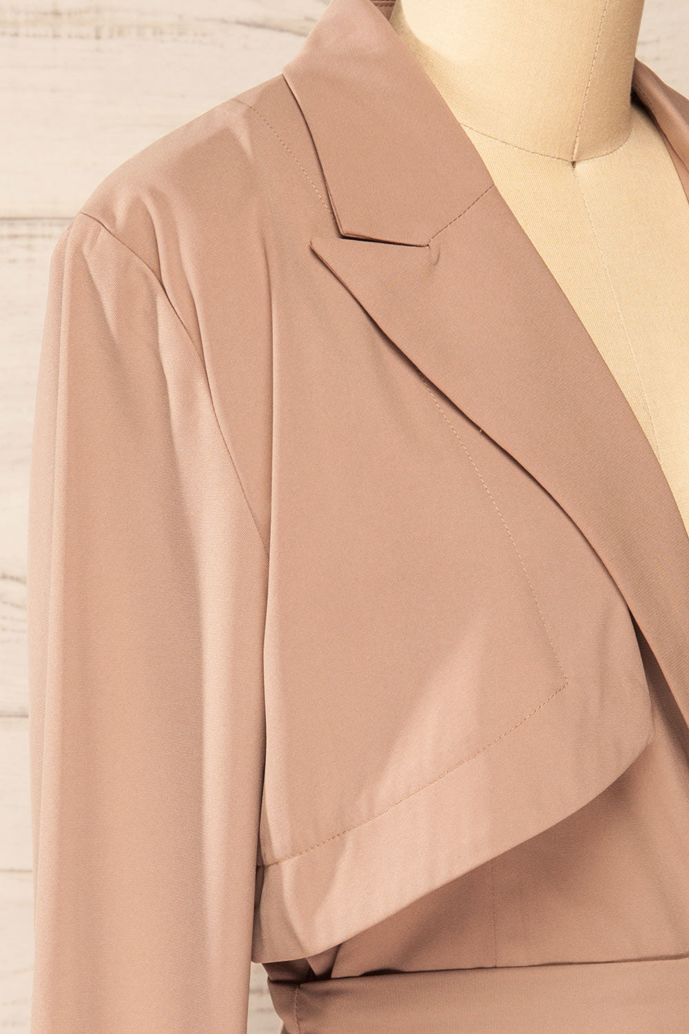 Vientiane Taupe Belted Blazer | La petite garçonne side close-up