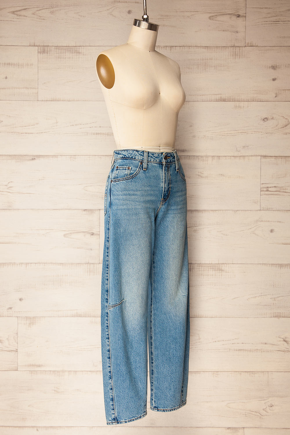 Volterra Barrel Cut Blue Denim Pants | La petite garçonne side view