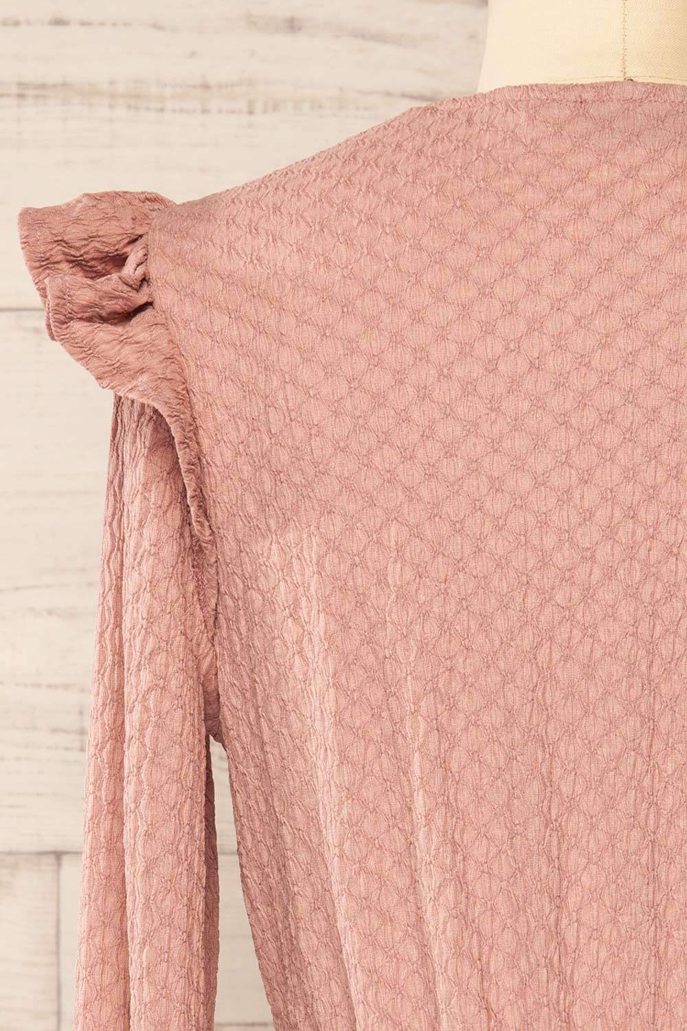 Warkgal Mauve V-Neck Top w/ Long Sleeves | La petite garçonne back close-up