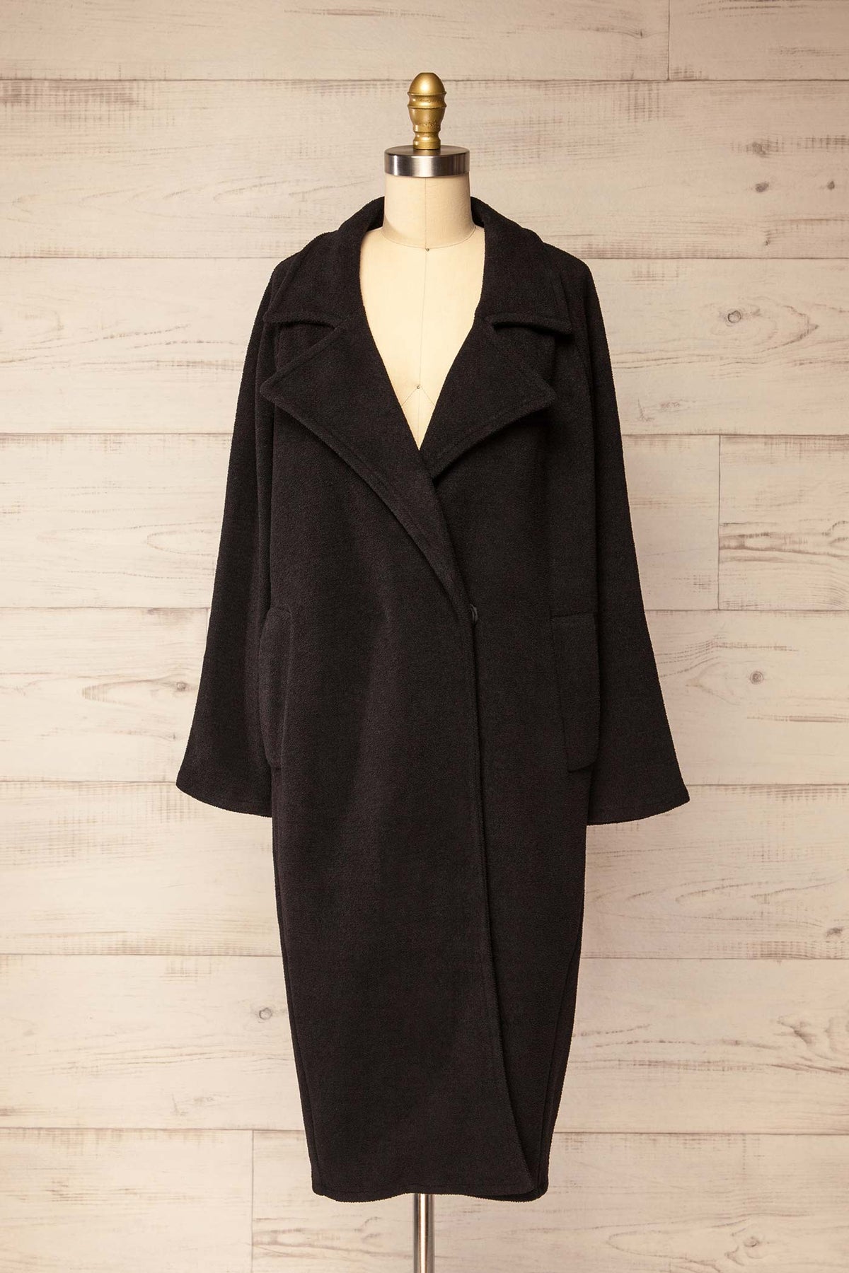 front view of Wollongong Long Black Fleece Coat at La petite garçonne