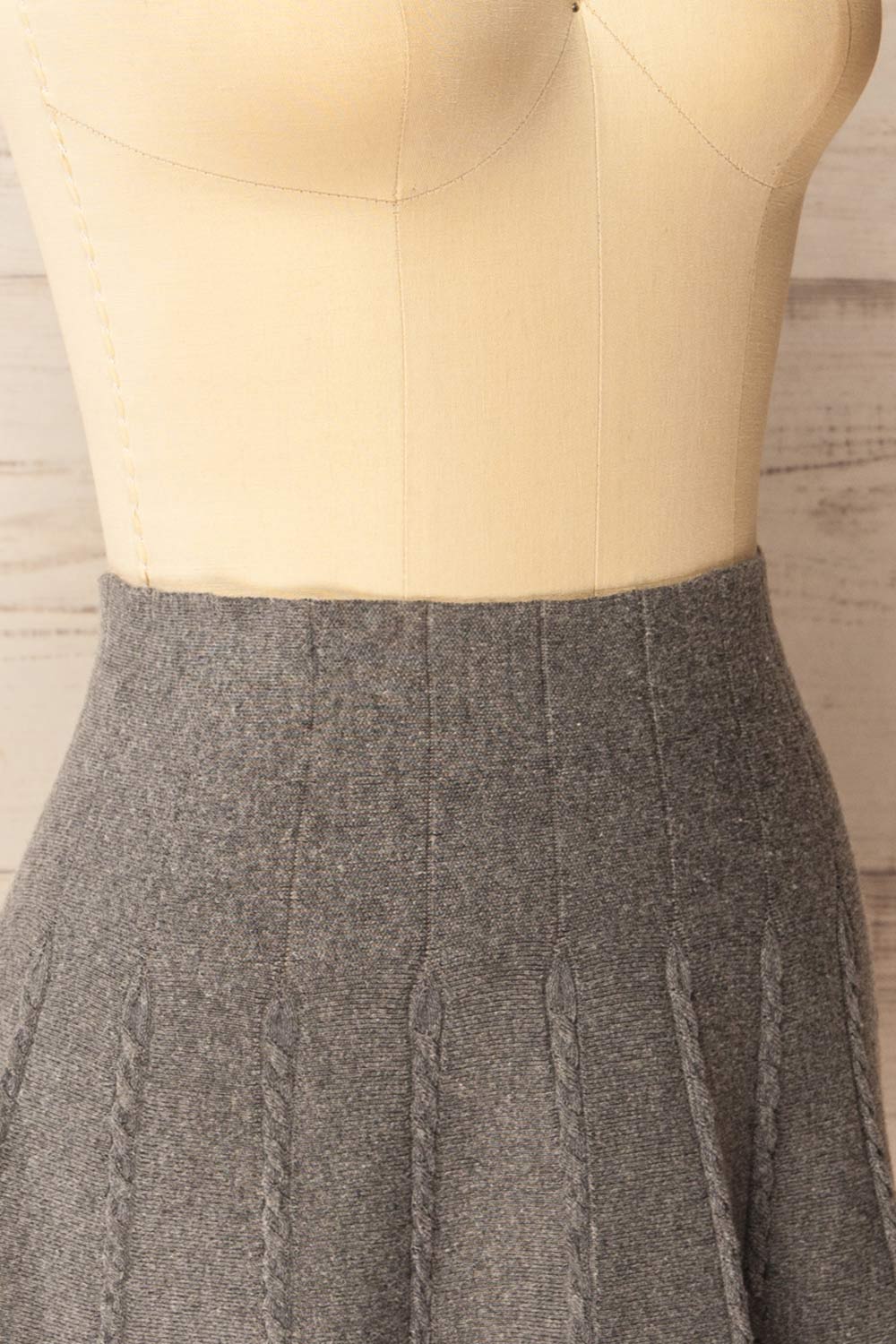 Yakima Grey High-Waisted A-Line Skirt | La petite garçonne side