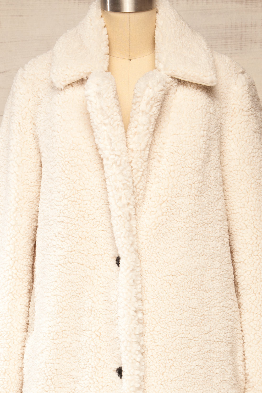 Zaria Long Ivory Sherpa Coat | La petite garçonne front close-up