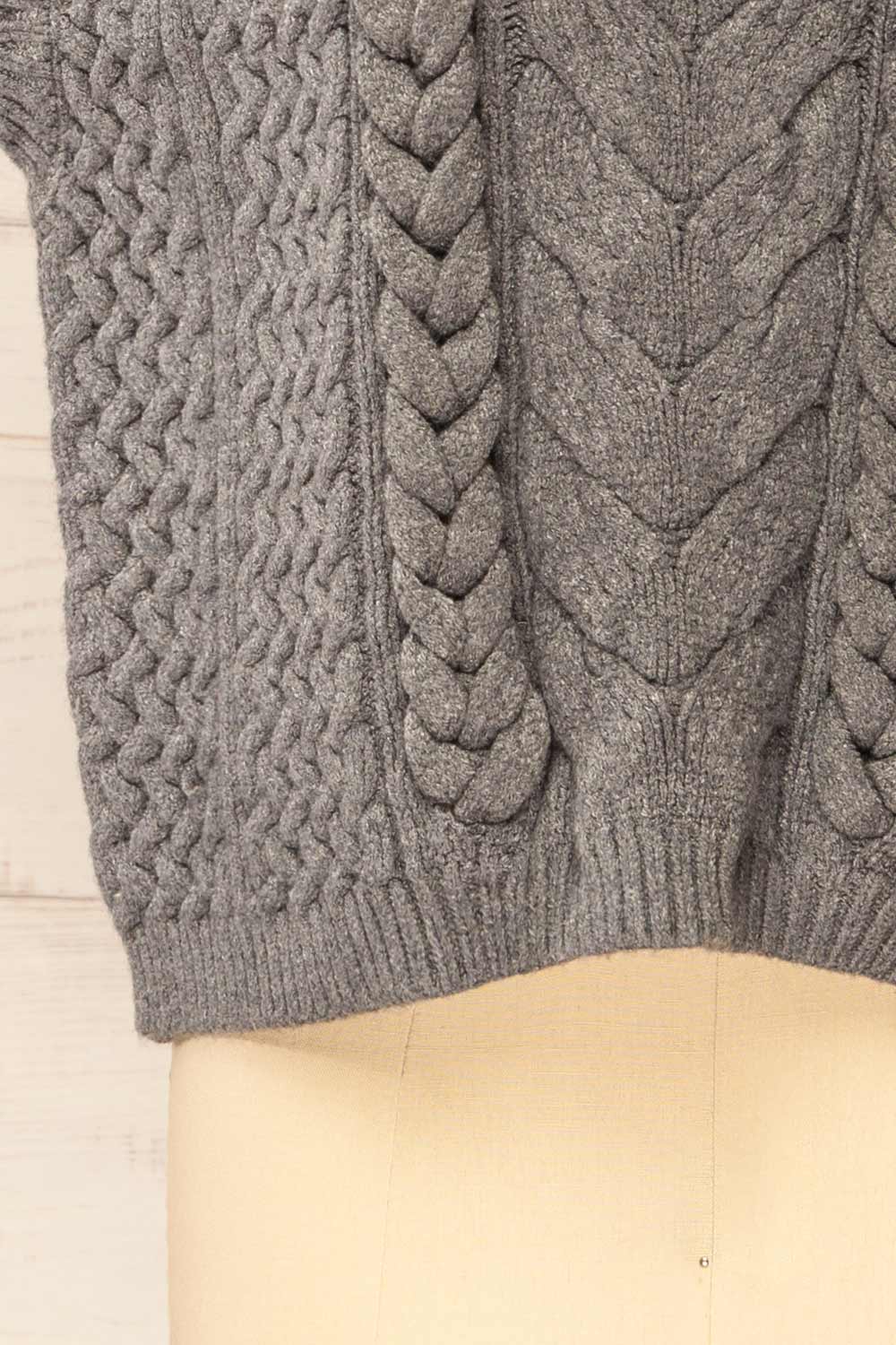 Zenon Grey Sleeveless Cable Knit Vest | La petite garçonne bottom