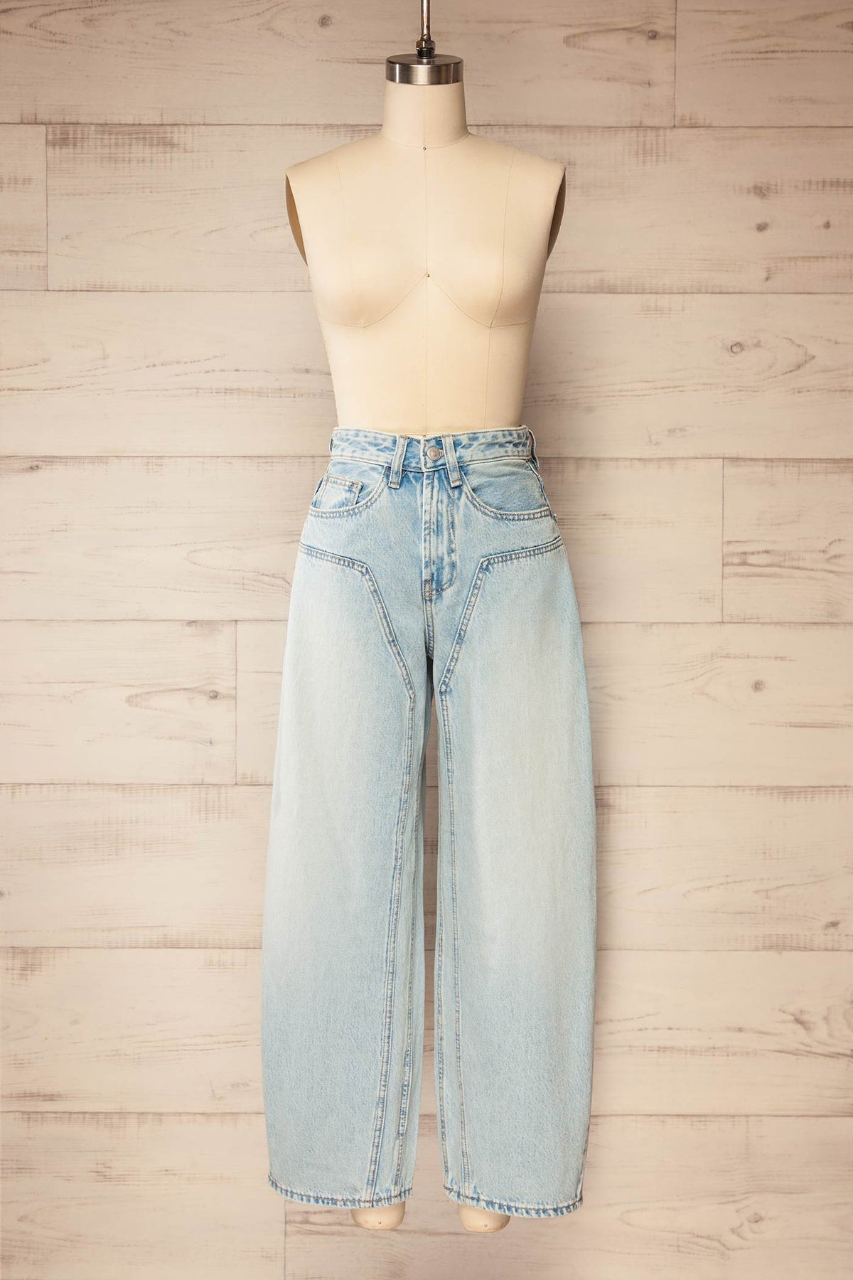 front view of Zurique Blue High-Waisted Seam-Detail Barrel-Leg Jeans at La petite garçonne