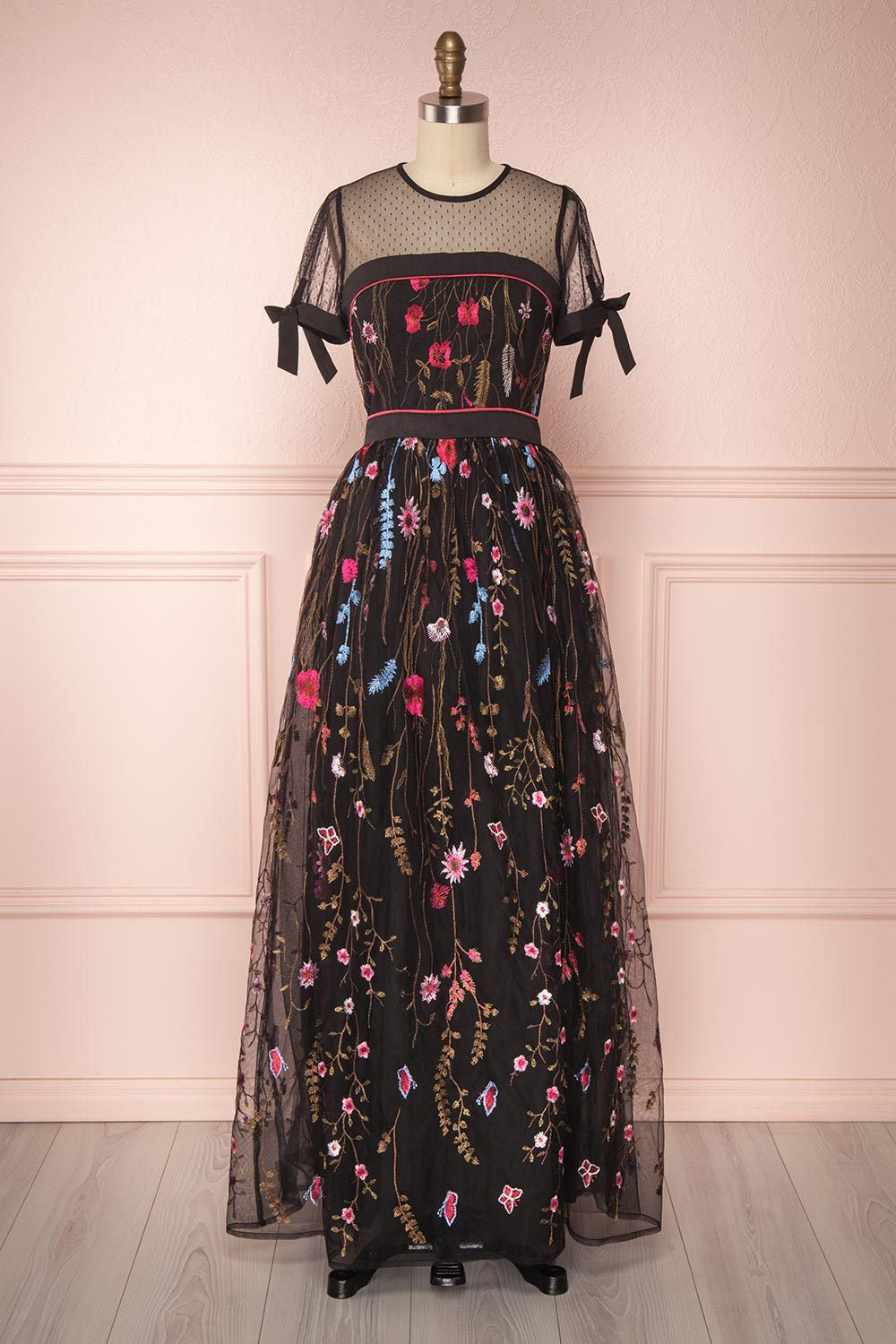 Absorn Black A-Line Maxi Dress w. Colorful Embroidery | Boutique 1861