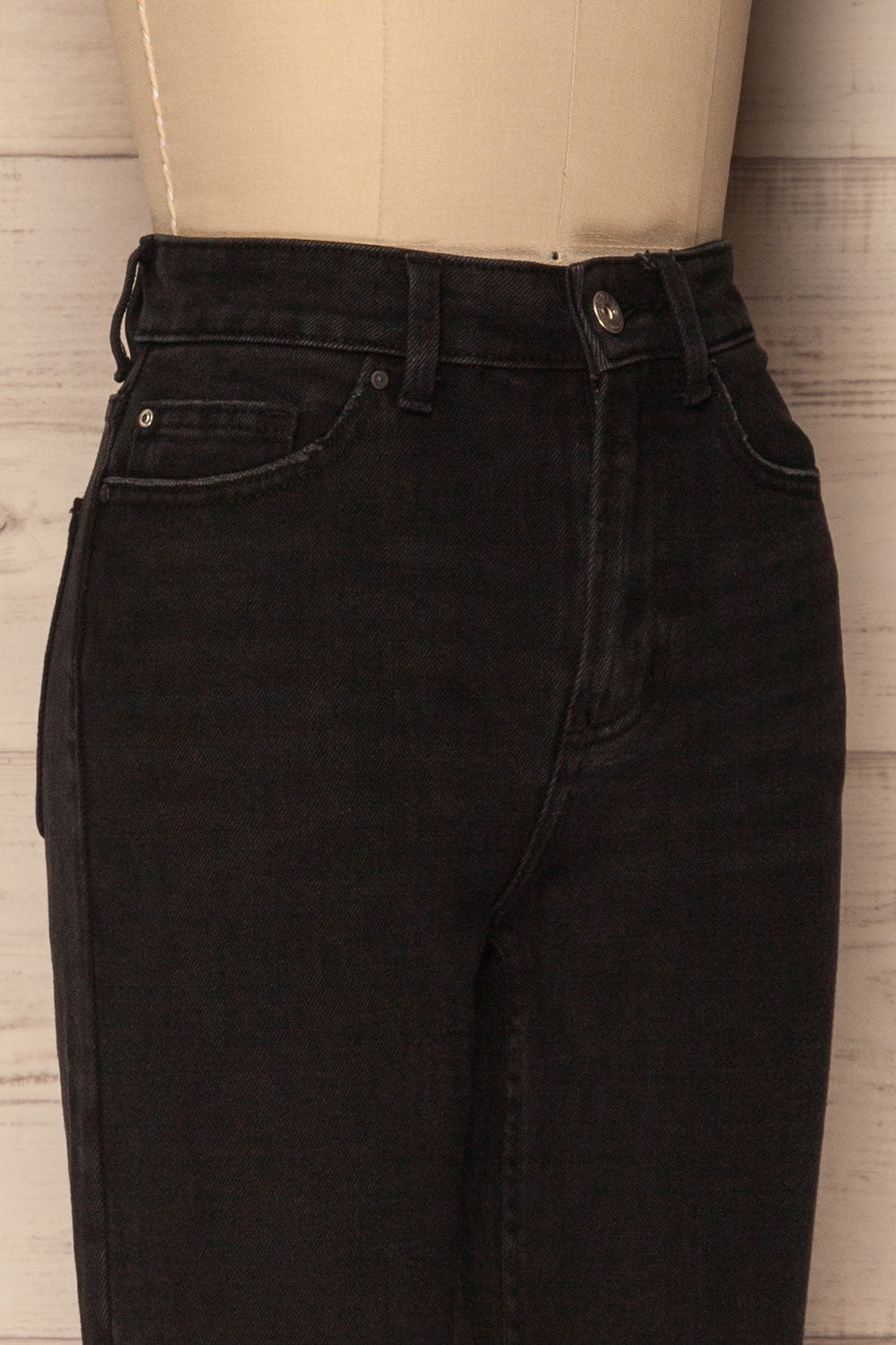 Acosse Black Cropped Straight Leg Jeans | La Petite Garçonne 4