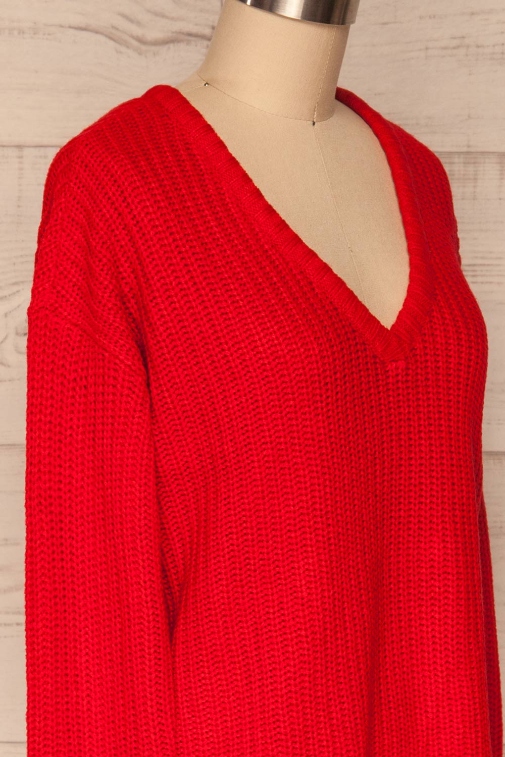 Adrano Cayenne Red V-Neck Knit Sweater | SIDE CLOSE UP | La Petite Garçonne