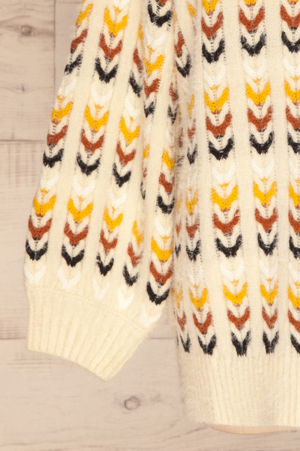Agnieszka Cream & Brown Oversized Knit Sweater | SLEEVE CLOSE UP | La Petite Garçonne