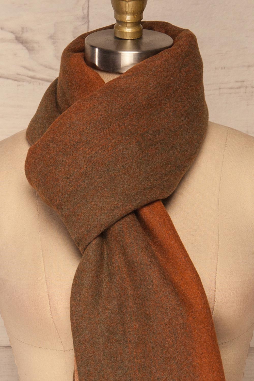 Ailleurs Colourful Soft Knitted Scarf | La petite garçonne knot close up