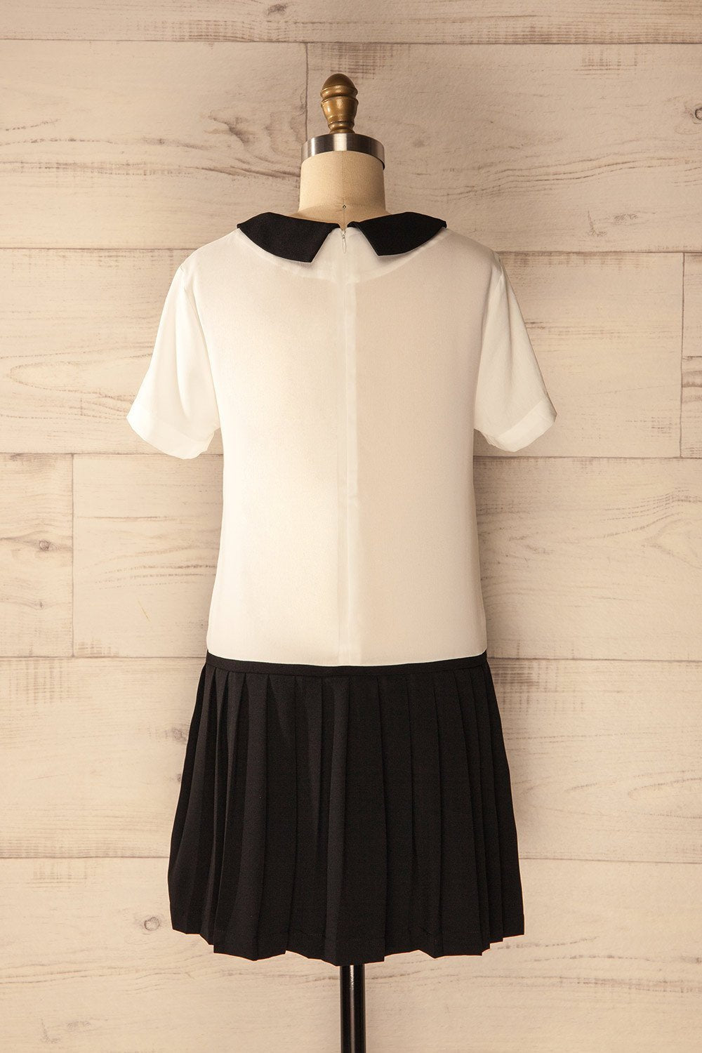 Akamatra - Black and white schoolgirl dress