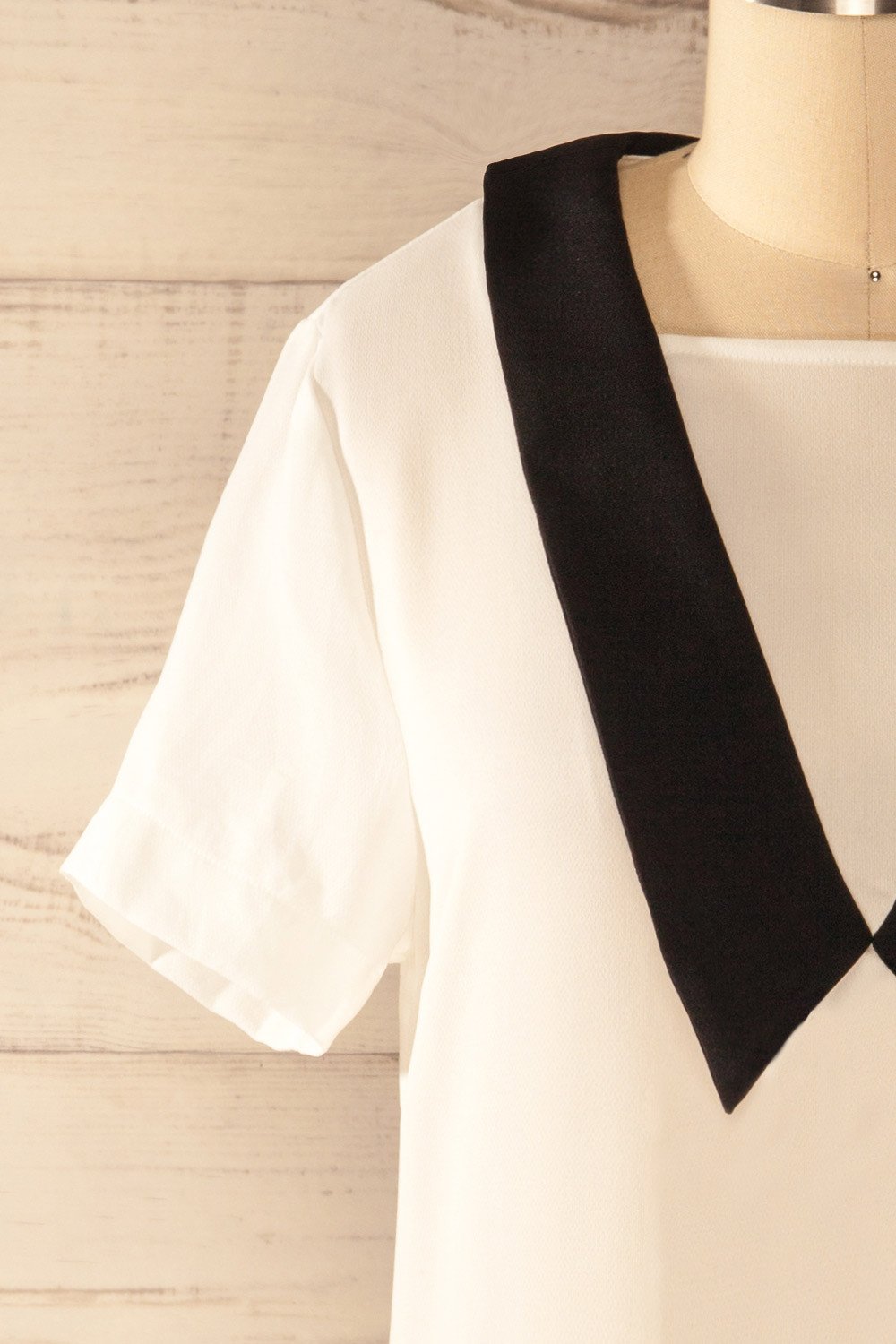 Akamatra - Black and white schoolgirl dress