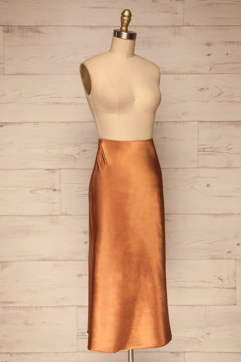 Alia Bronze Midi Satin Skirt | Jupe side view | La Petite Garçonne