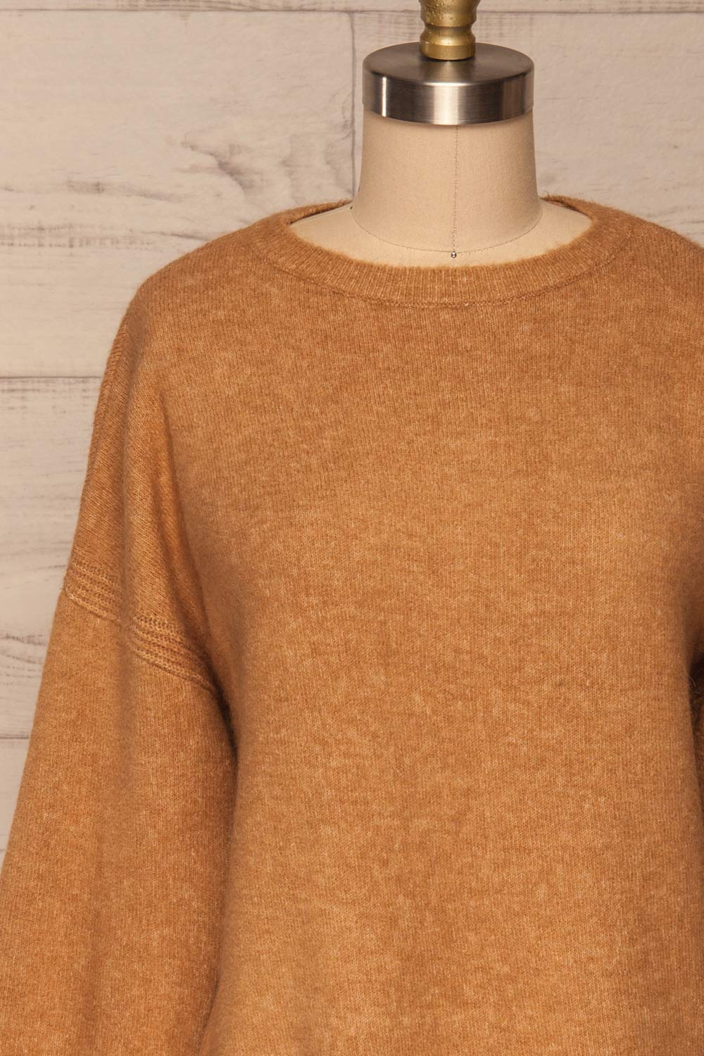 Apeldoorn Sweater Dress | Robe Taupe front close up | La Petite Garçonne