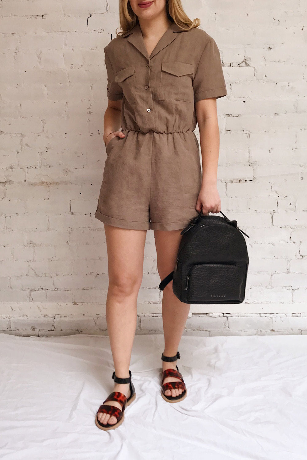 Arahal Taupe Short-Sleeved Linen Romper | La petite garçonne model look