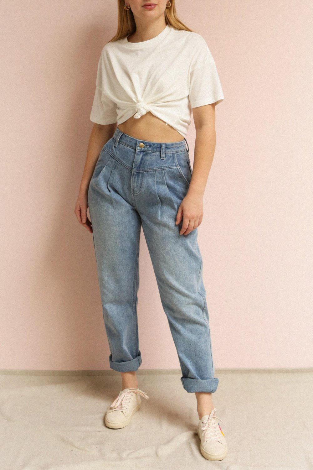 Arvika Chalk White Cropped T-Shirt | La petite garçonne on model