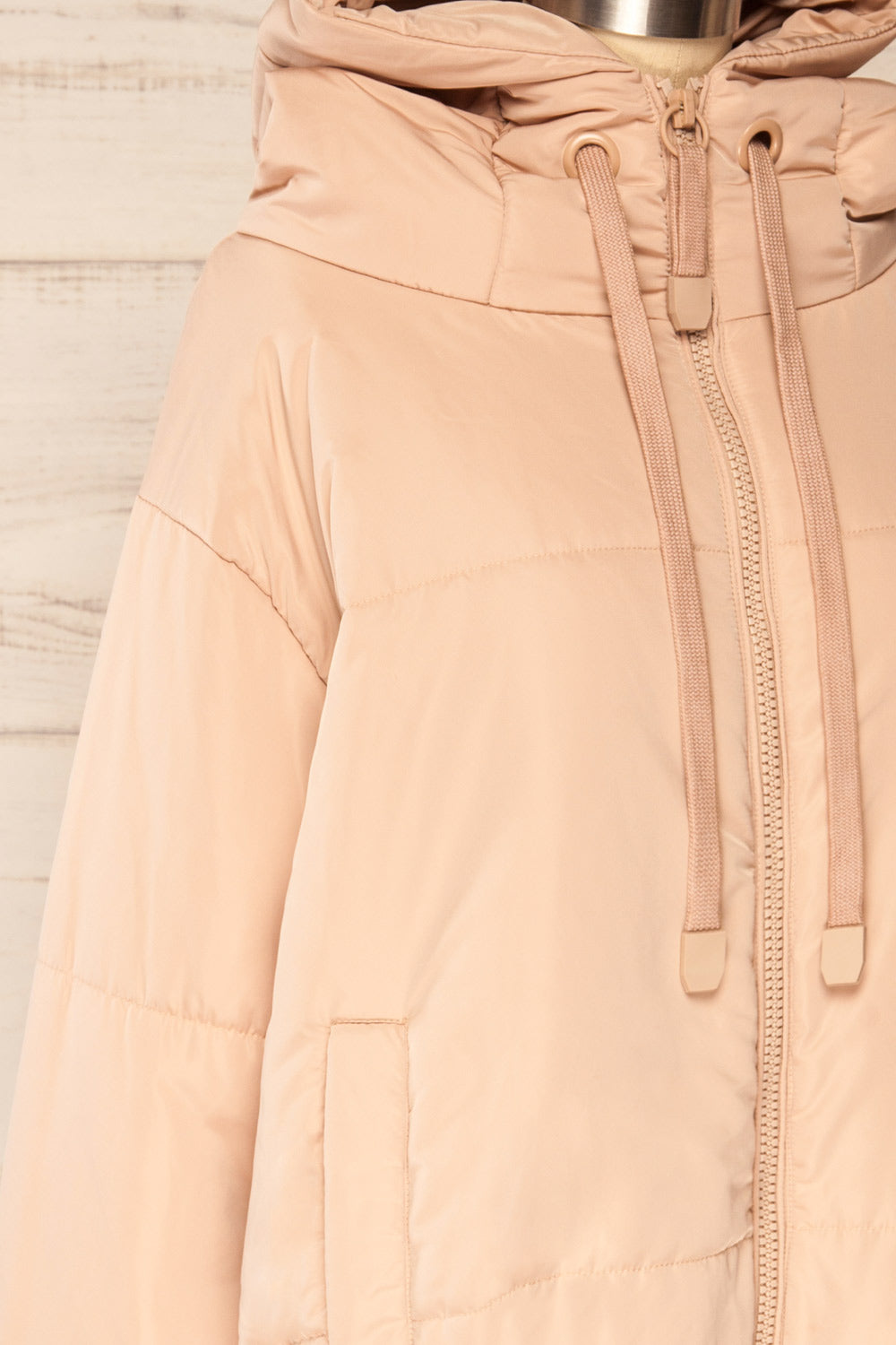 Bachillero Beige Hooded Puffer Jacket | La petite garçonne side close-up