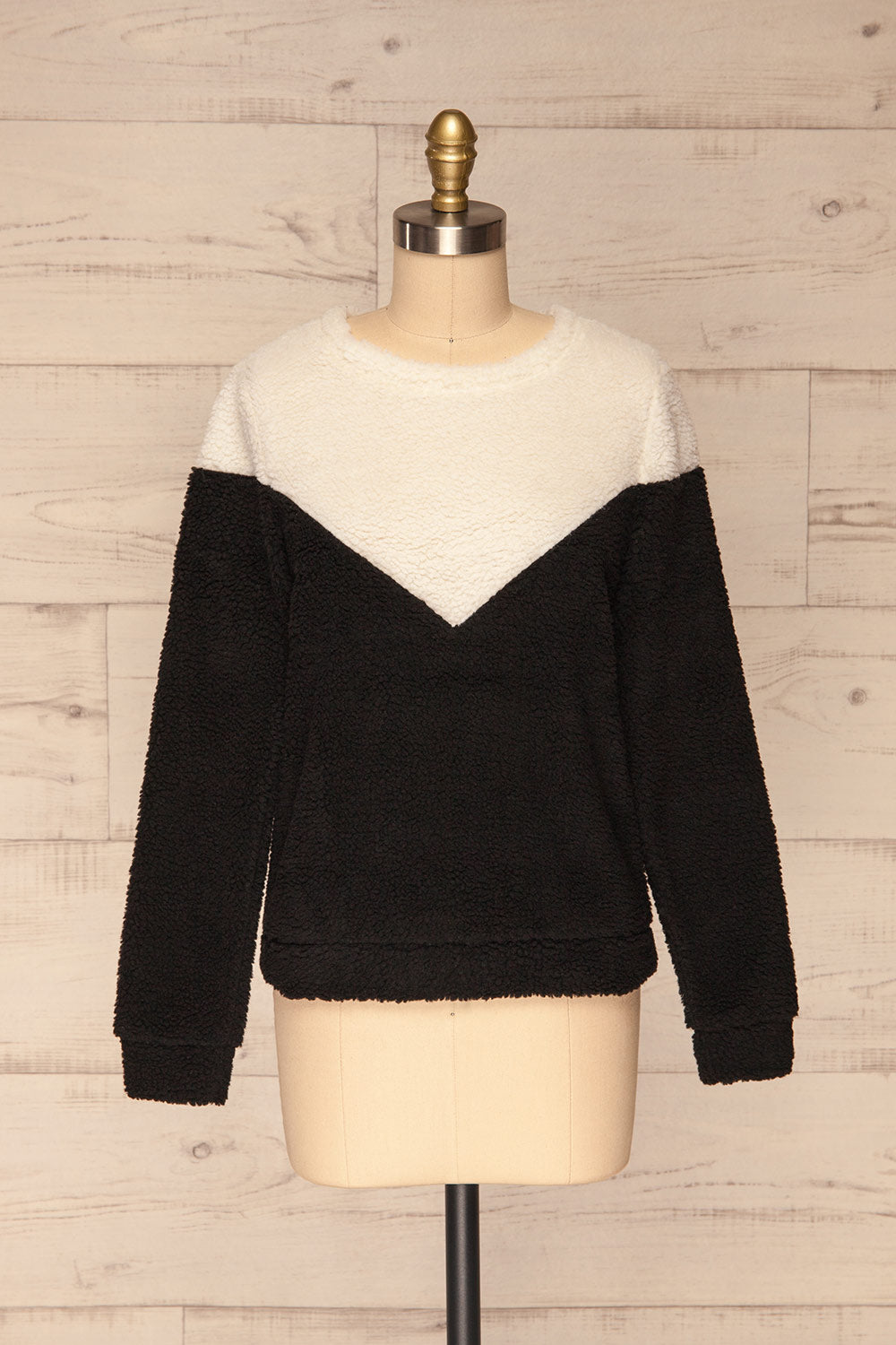 Banff Black & White Wooly Fleece Sweater | La Petite Garçonne front view