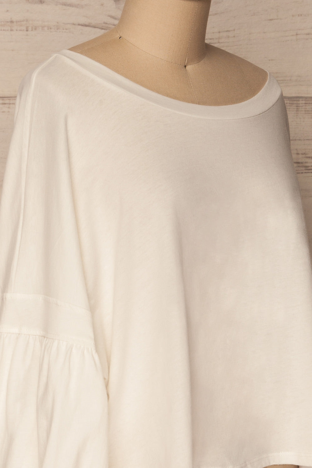 Beito Snow White Oversized Crop Top | La Petite Garçonne 4