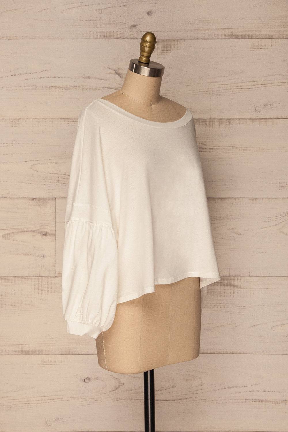 Beito Snow White Oversized Crop Top | La Petite Garçonne 3