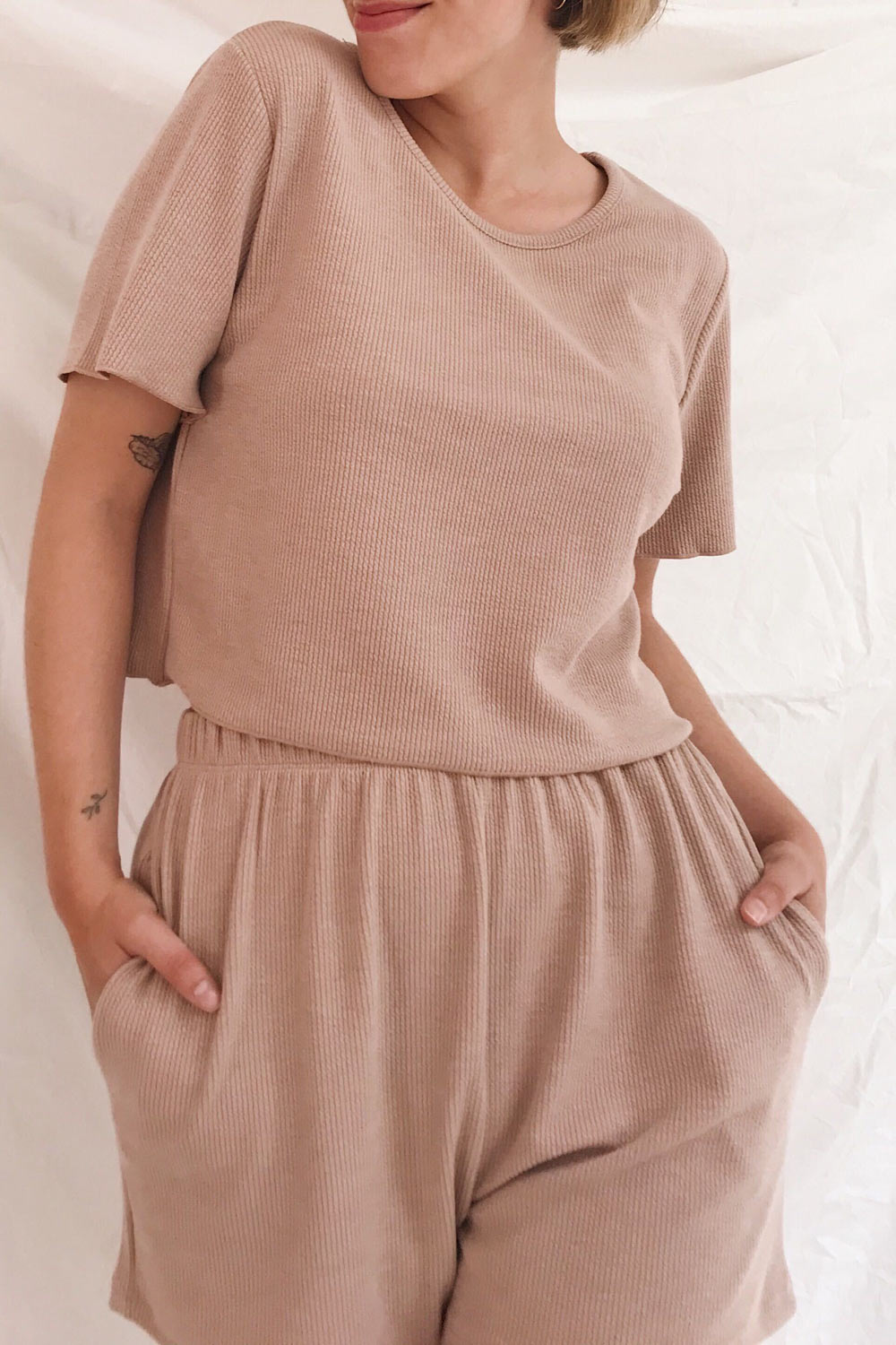 Set Beja Taupe T-Shirt & Shorts Set | La petite garçonne on model