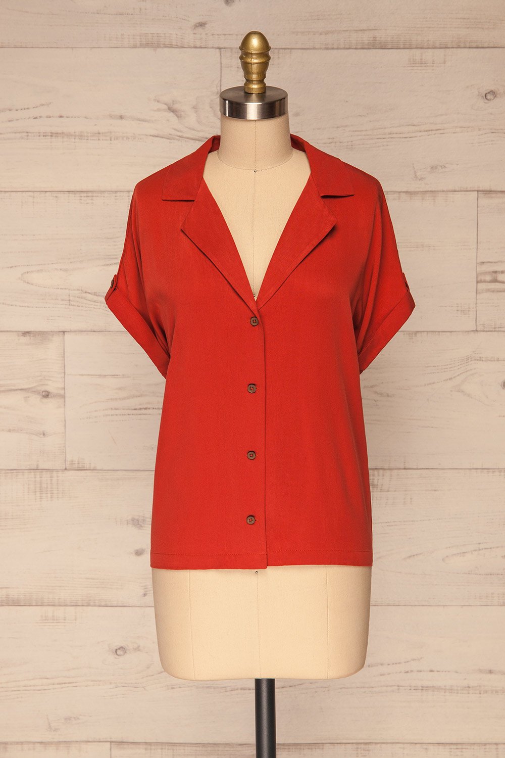 Buzau Red Buttoned Short Sleeved Top front view | La petite garçonne