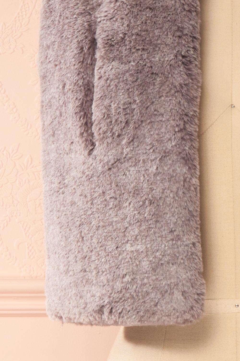 Calor Gris Grey Faux-Fur Stole | Boutique 1861 3
