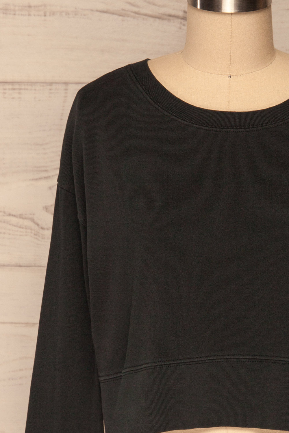 Cangil Black Long Sleeved Crop Top | FONT CLOSE UP | La Petite Garçonne