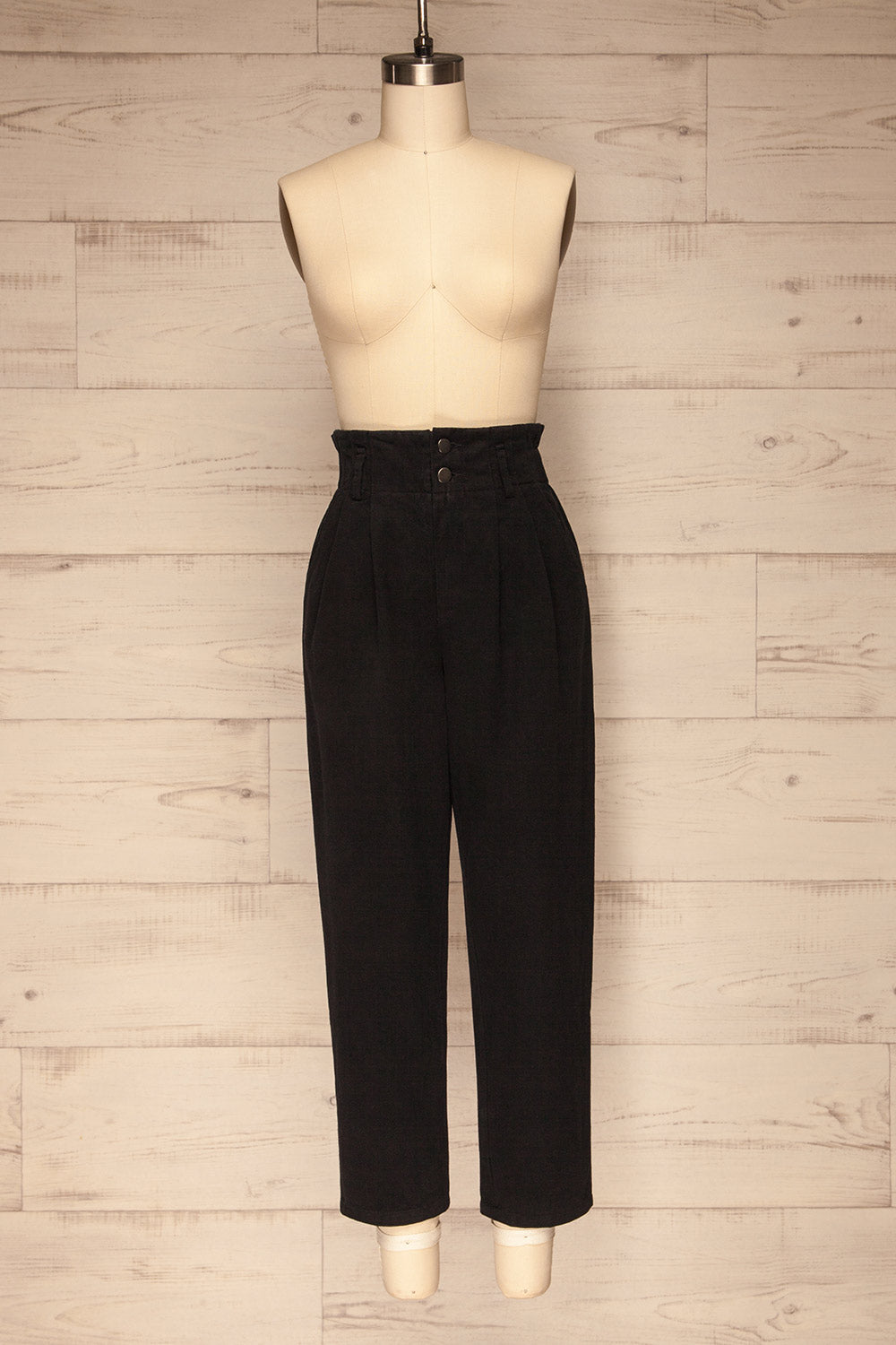 Capone Black High-Waisted Cropped Pants | La petite garçonne front view