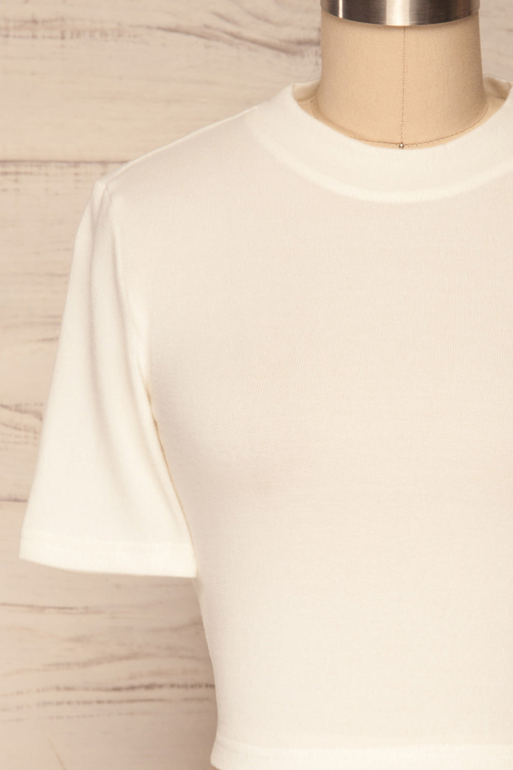 Carini Day White Soft Knit Cropped T-Shirt | FONT CLOSE UP | La Petite Garçonne