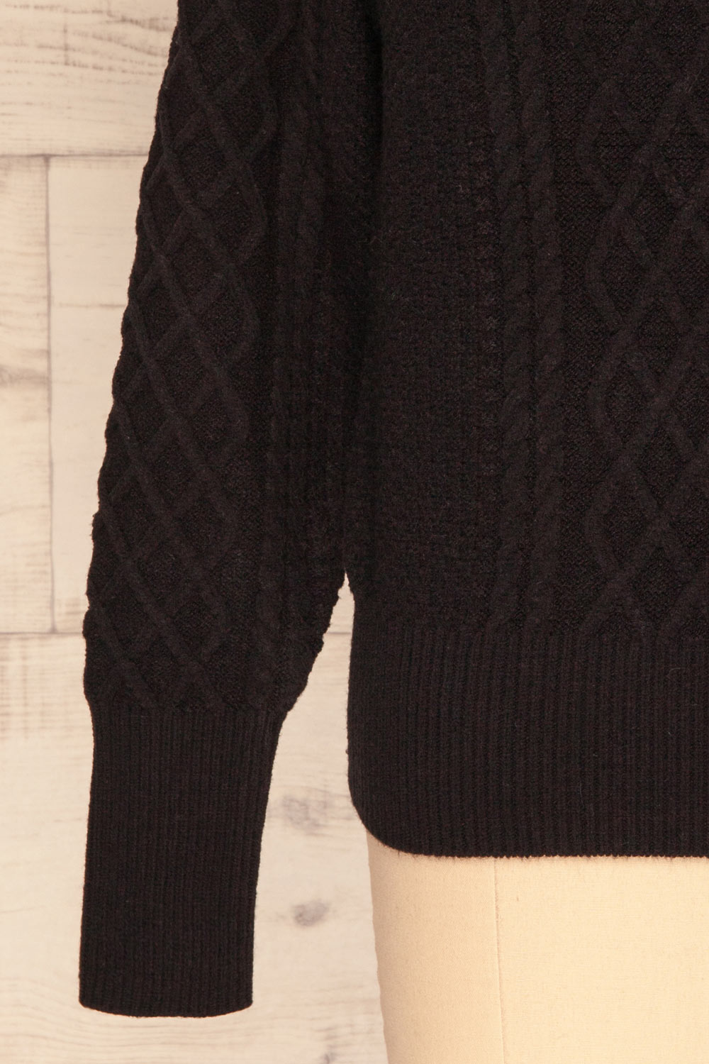 Chimay Anis Black Knit Sweater | BOTTOM CLOSE UP | La Petite Garçonne