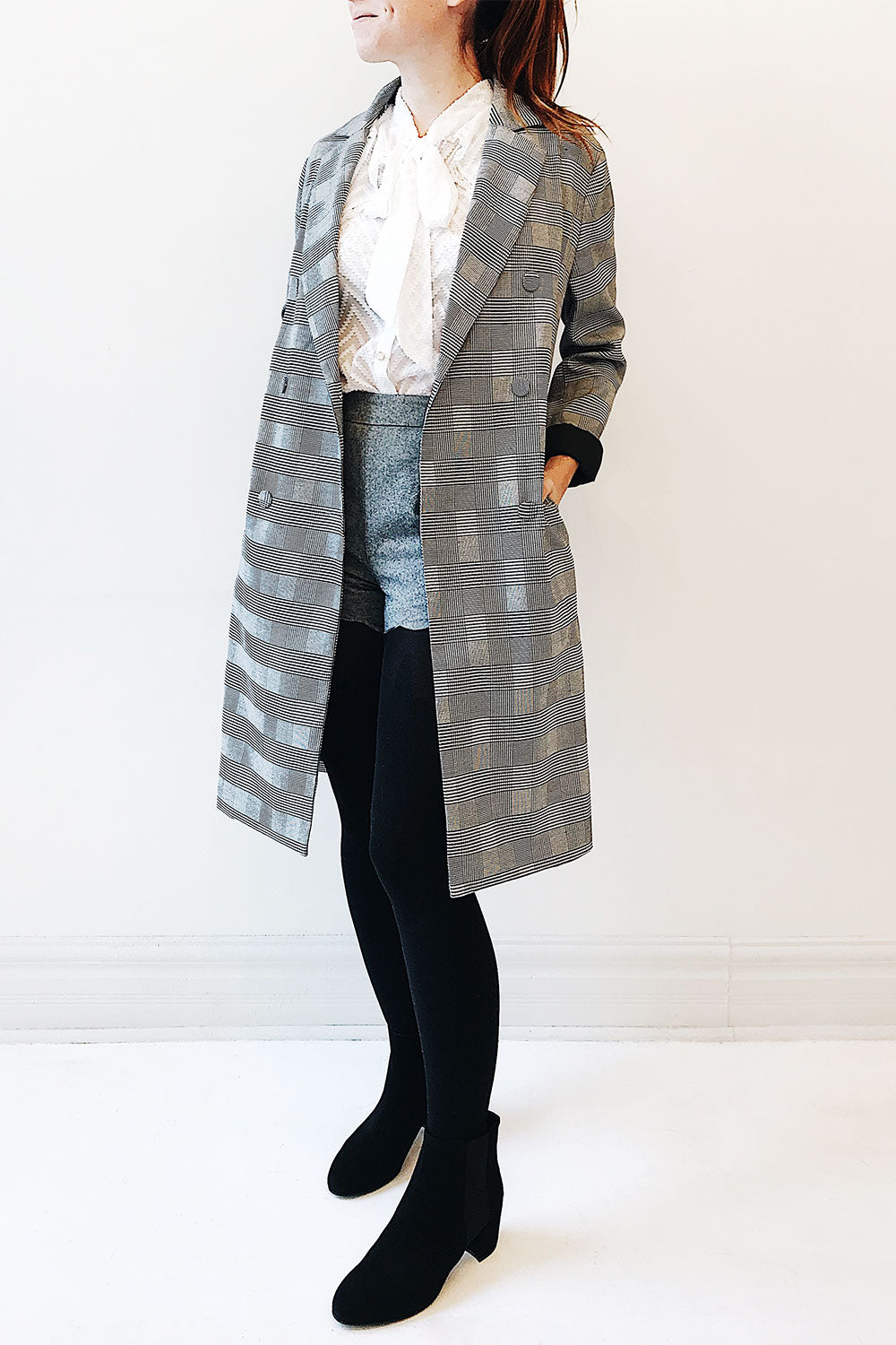 Cabril Sand Beige Shorts with Scallops | La Petite Garçonne