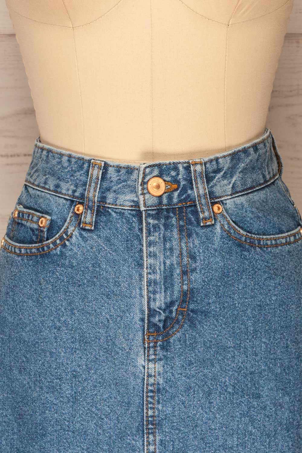 Coevorden Light Blue Jean Mini Skirt | La Petite Garçonne front close-up
