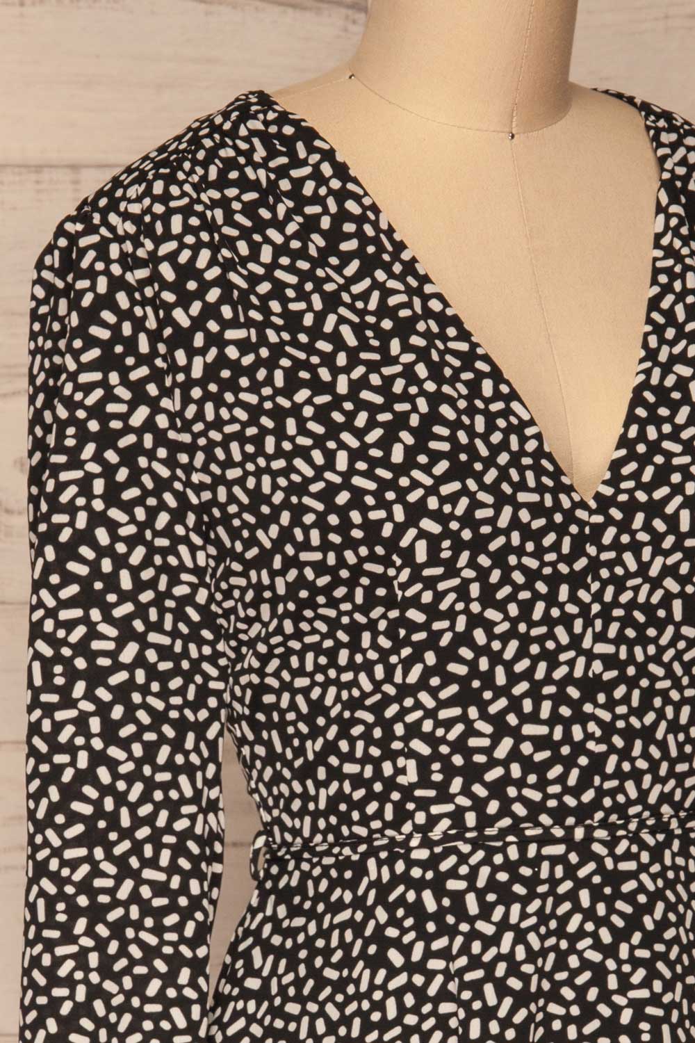 Courtney Black and White Short Dress | La petite garçonne side close-up