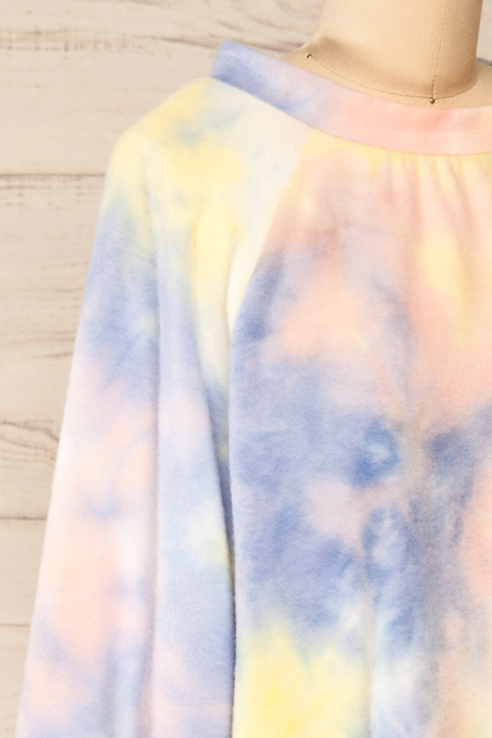 Davas Tie Dye Knitted Sweatshirt | La petite garçonne side close-up