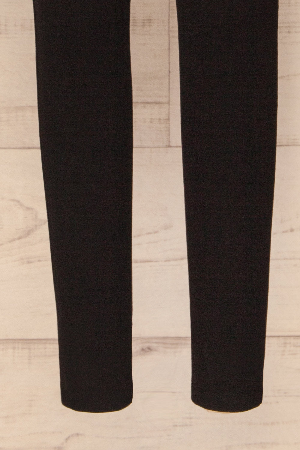 Deanusaldi Black High-Waisted Leggings | La petite garçonne legs