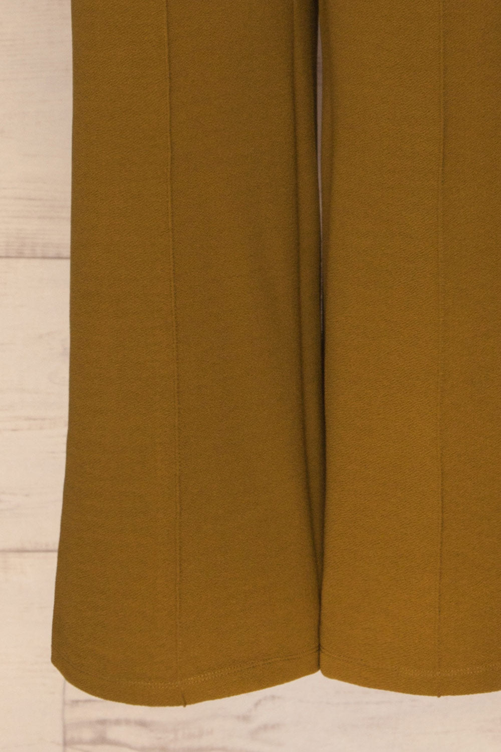 Devesa Khaki Wide Leg Pants w/ Pockets | La petite garçonne legs