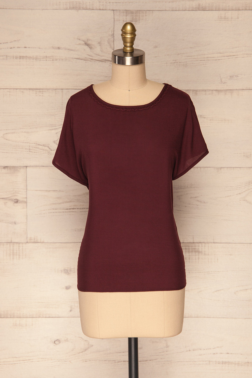 Dingja Burgundy Short Sleeved Loose T-Shirt | La Petite Garçonne 1