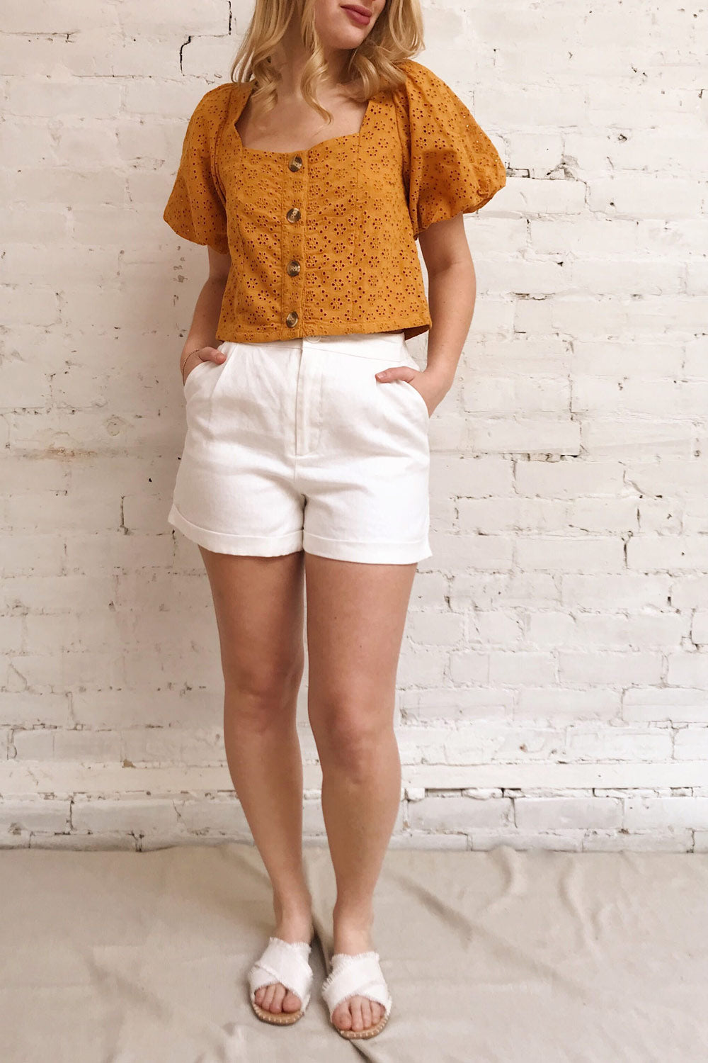Dokkum Caramel Puffy Sleeve Openwork Top | La petite garçonne look