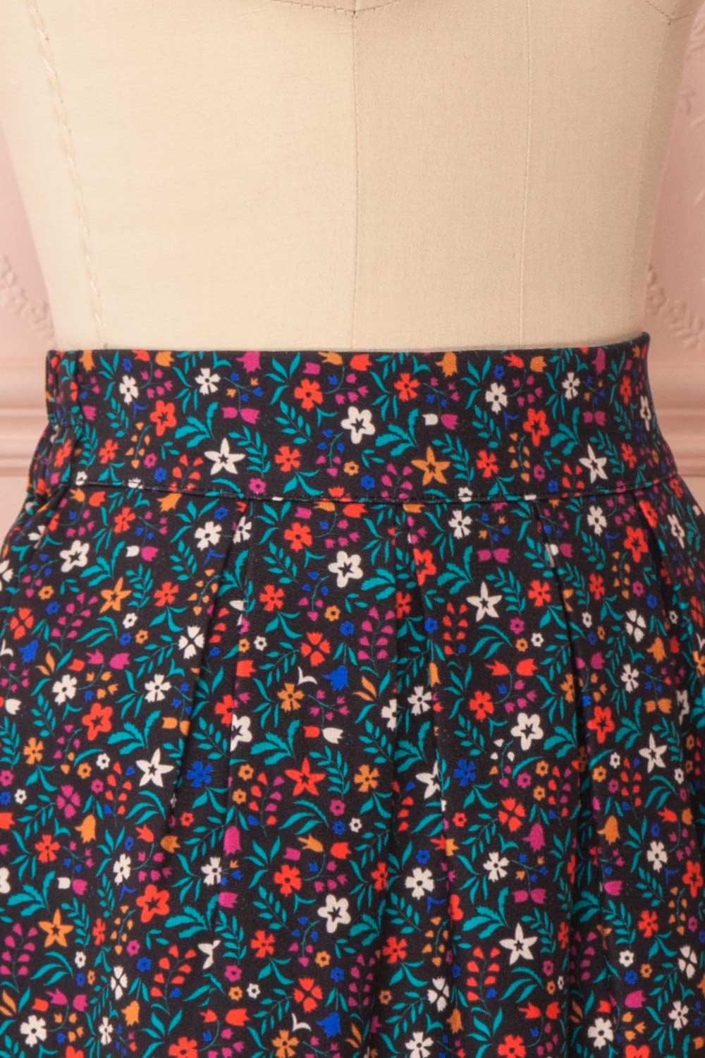 Dorit Black Floral Pleated Mini Skirt | Boutique 1861 side close-up