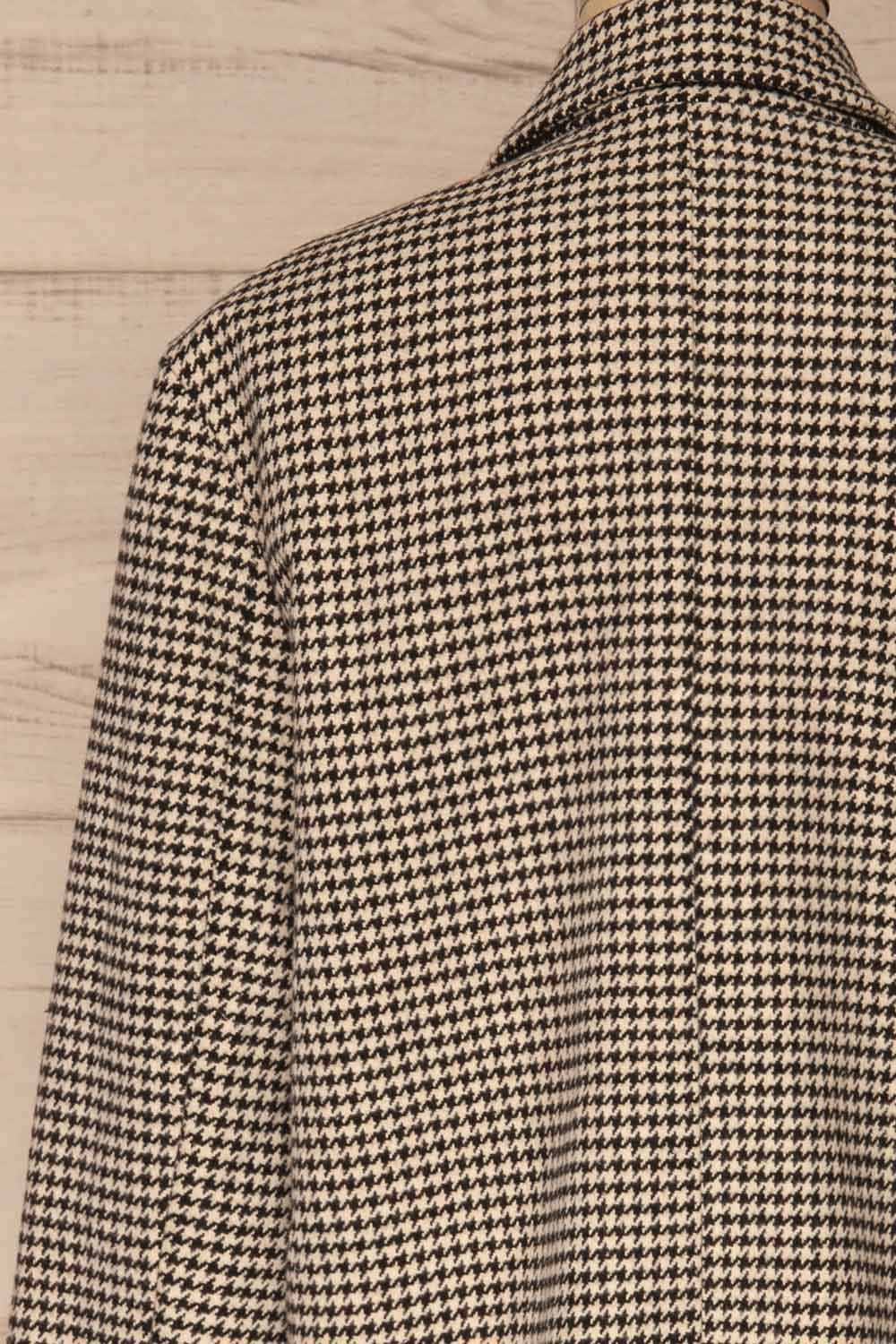 Drawno Black & White Houndstooth Blazer | La petite garçonne back close-up