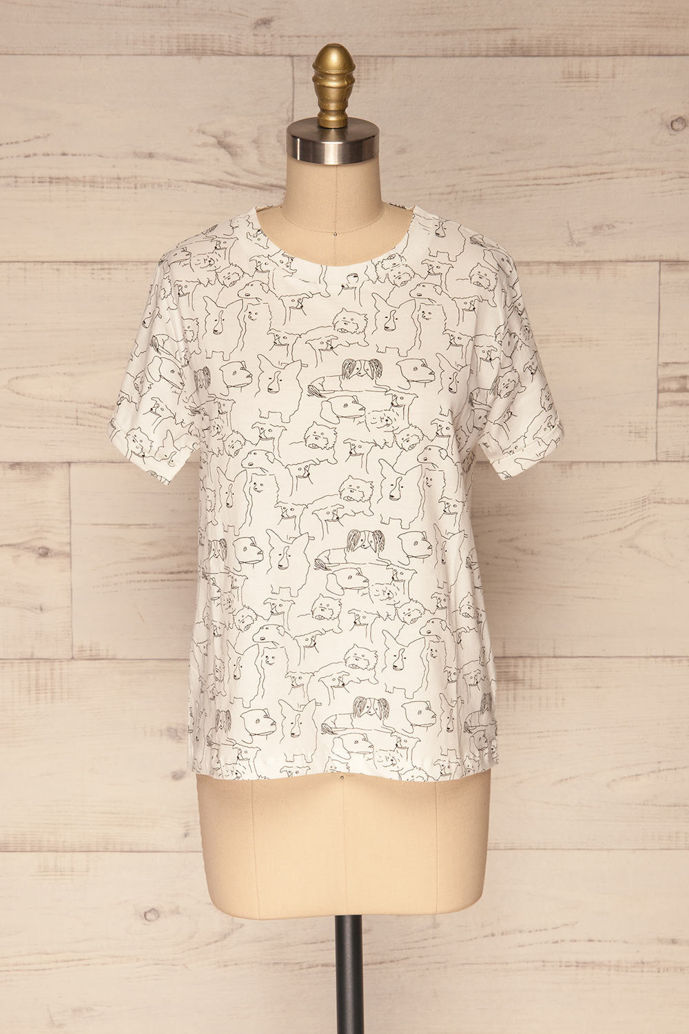Duisbourg Black & White Dogs Pattern T-Shirt | La Petite Garçonne front view