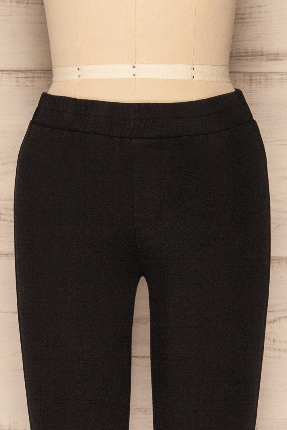 Eggum Coal Black Fitted Denim Pants | FRONT CLOSE UP | La Petite Garçonne