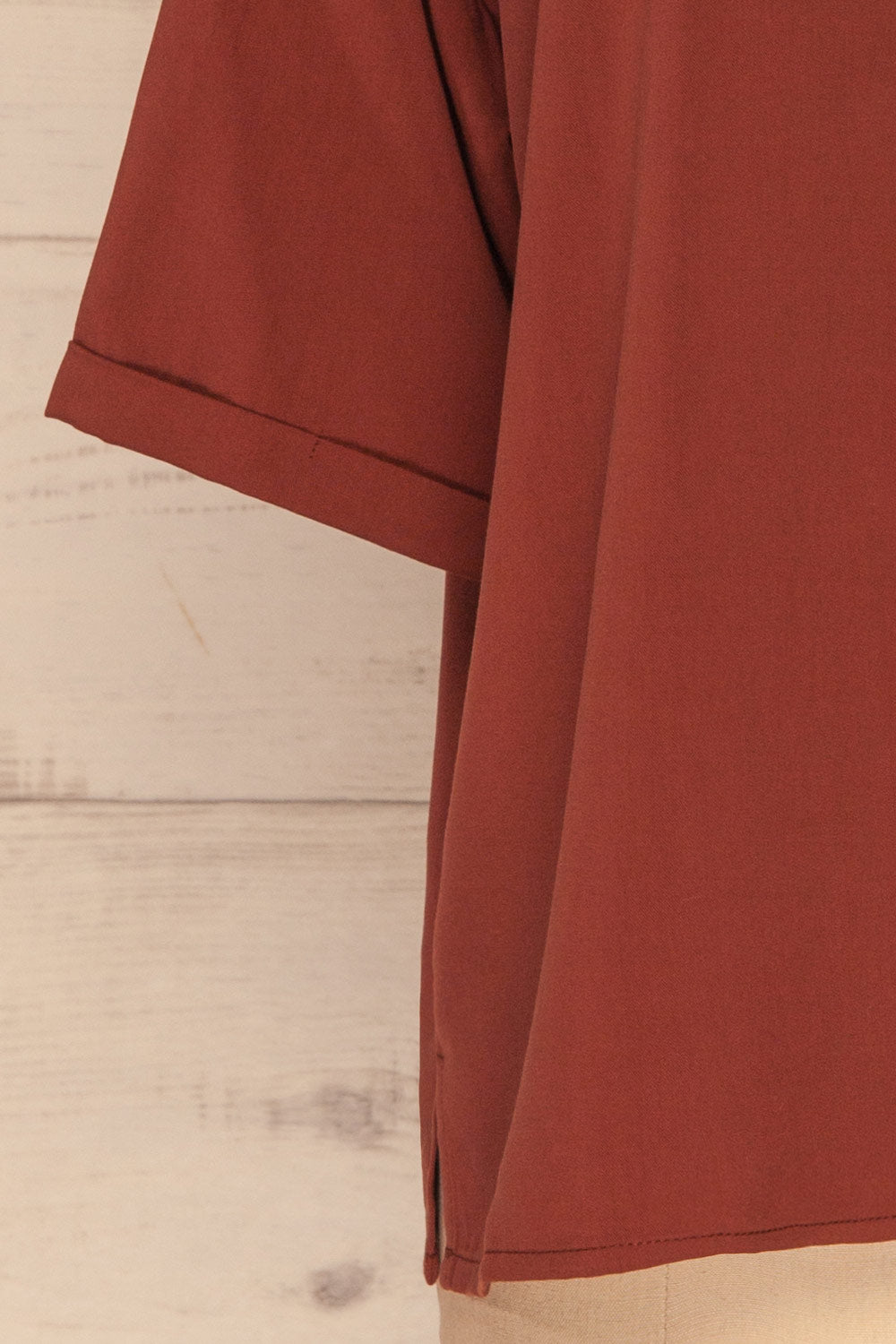 Eidsvolt Orange V-Neck Short Sleeve Shirt | La petite garçonne sleeve