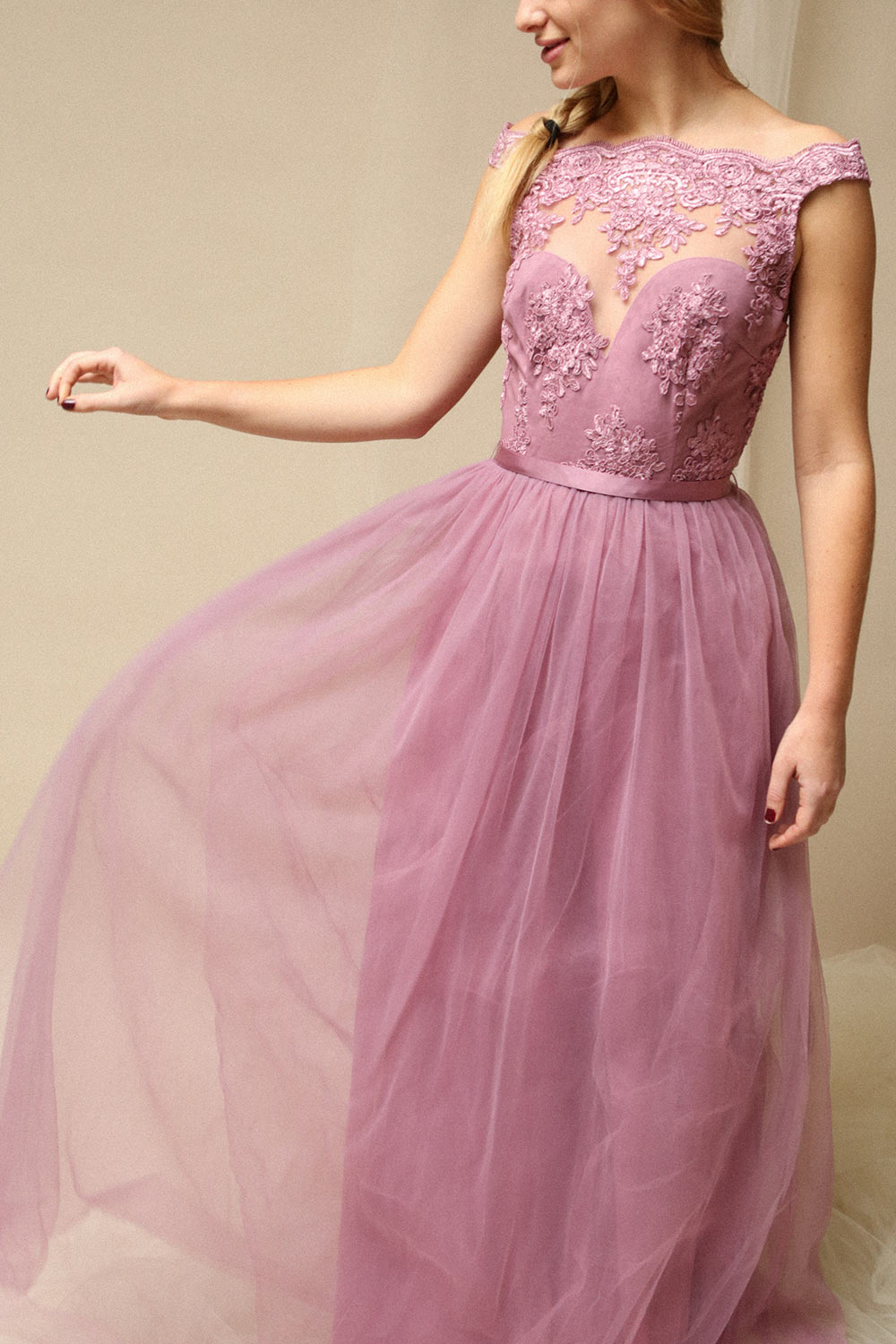 Eiki Burgundy | Burgundy Tulle Gown