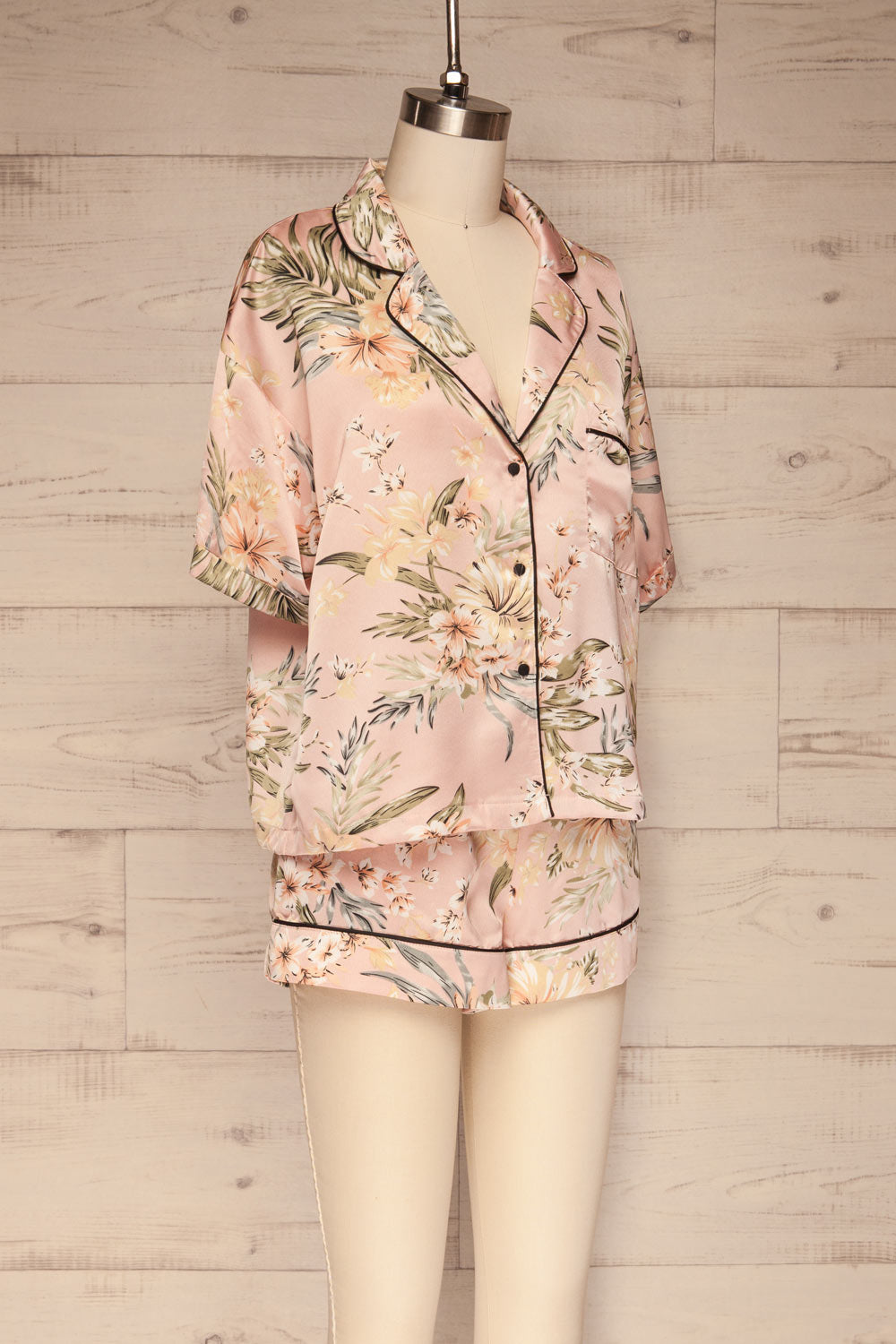 Ensemble Ixchel Pink Floral Print PJ Set | La petite garçonne side view