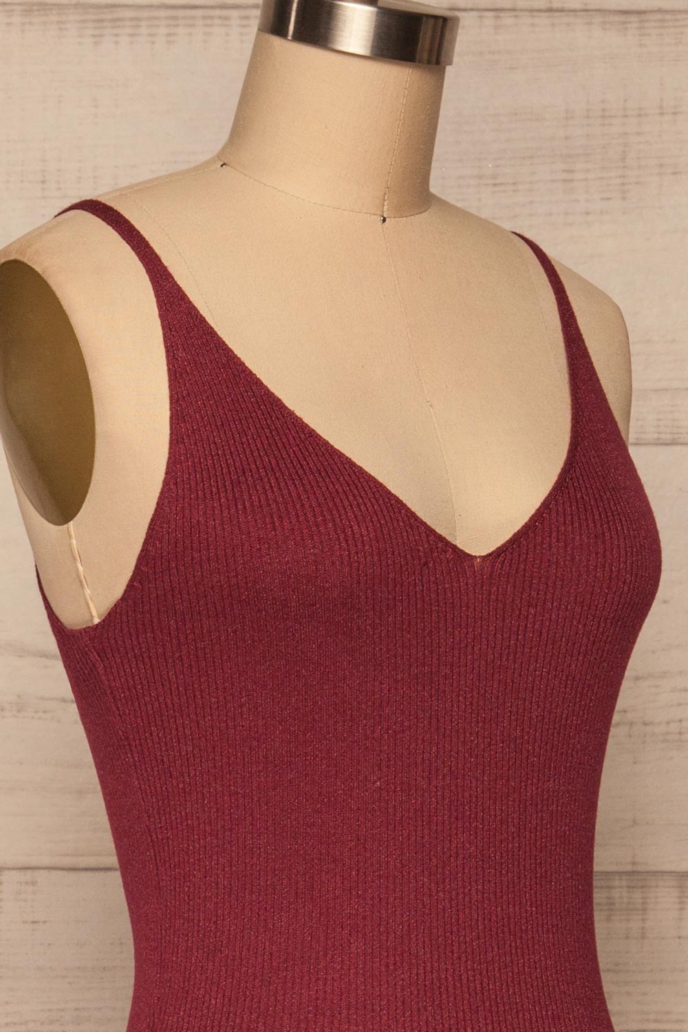 Ericeira Burgundy Ribbed Fitted Midi Dress | La petite garçonne side close up
