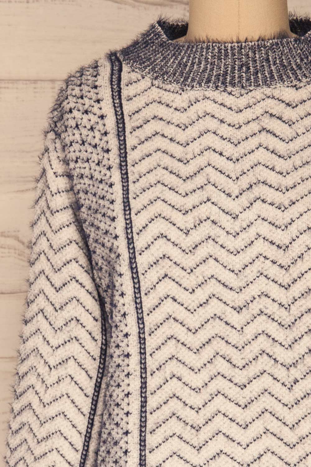 Fagerbukta White Patterned Soft Knit | La petite garçonne front close-up