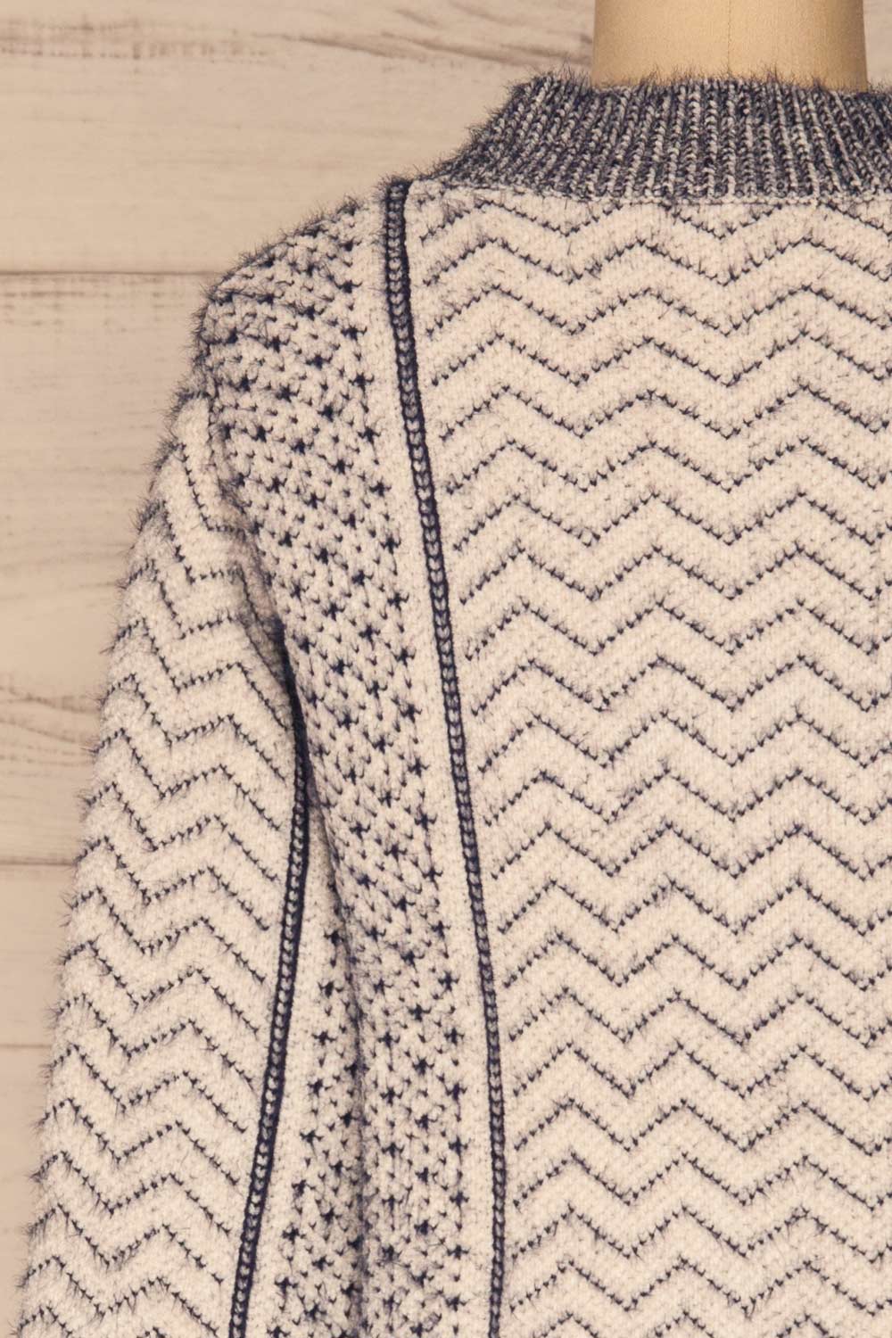 Fagerbukta White Patterned Soft Knit | La petite garçonne back close-up