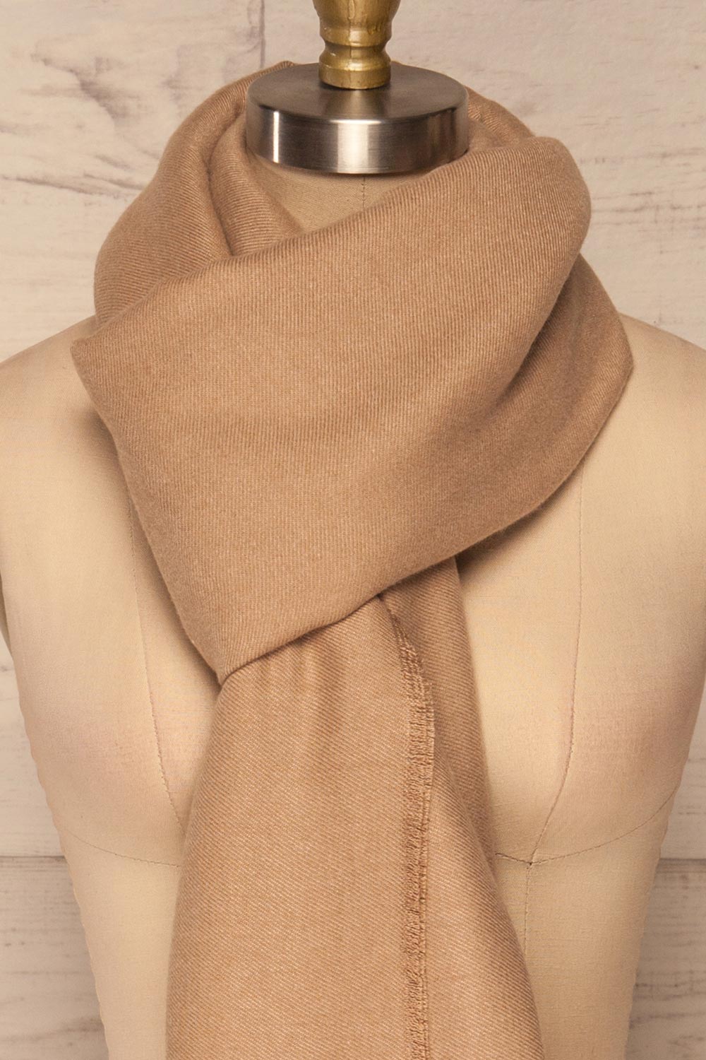 Fagerelv Beige Soft Lightweight Scarf | La petite garçonne knot close up